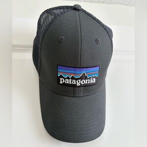 NWOT Patagonia Charcoal Mesh Trucker Hat